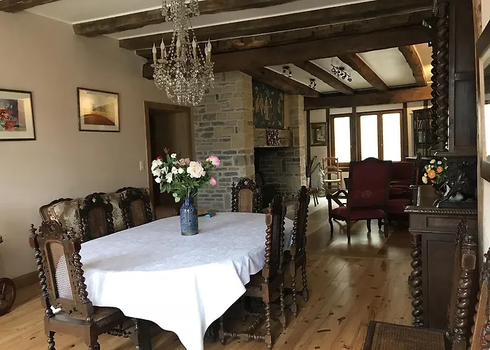 Portail Haut Bed & Breakfast *