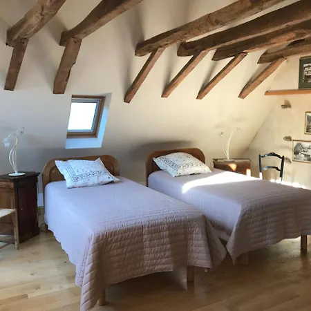 Portail Haut Bed & Breakfast Previnquieres