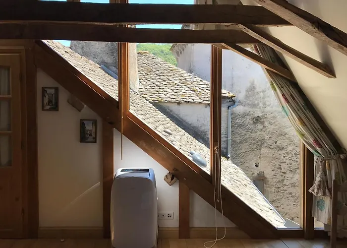 Portail Haut Bed & Breakfast *